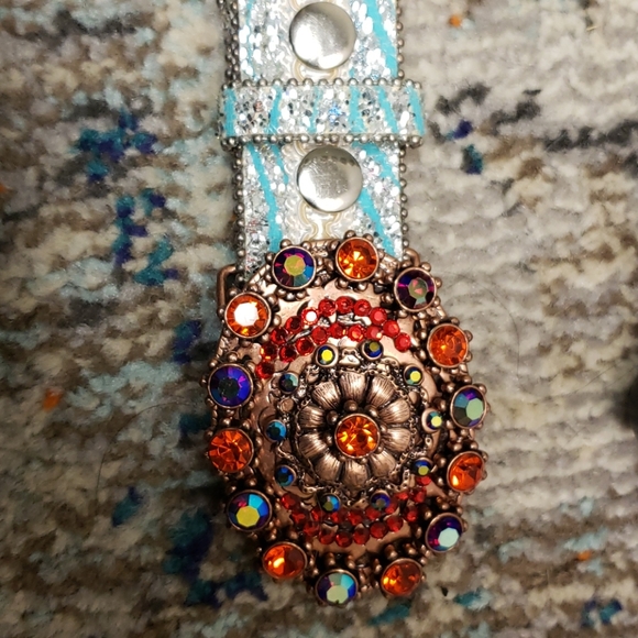 Jeweled Bling Buckle with flashy belt - Picture 4 of 11